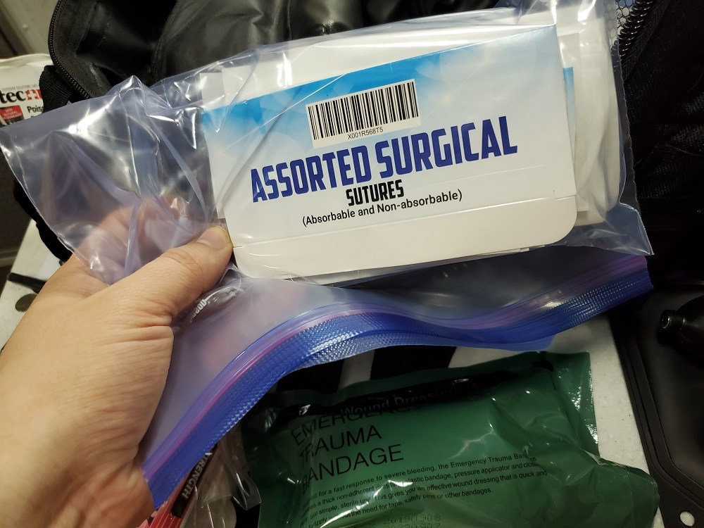 Assorted surgical suture sizes 